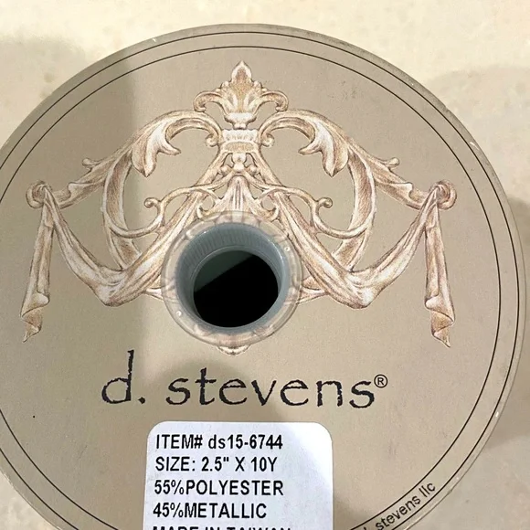BRAND NEW - D.Stevens Gold Metallic Burlap Wired Ribbon 2.5 x 10 Yards - Picture 3 of 4